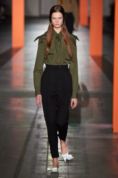 Look 7